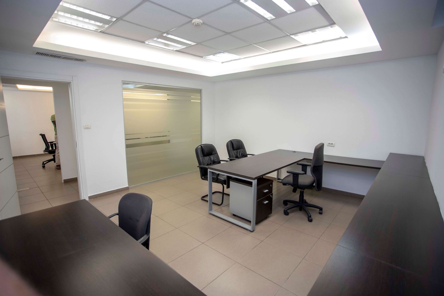 Maculusso Ponticelli building office to rent Luanda Angola