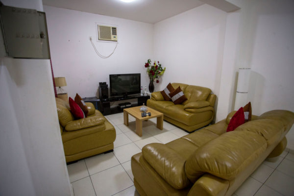 appartment-living-room-vila-alice-luanda-600x400