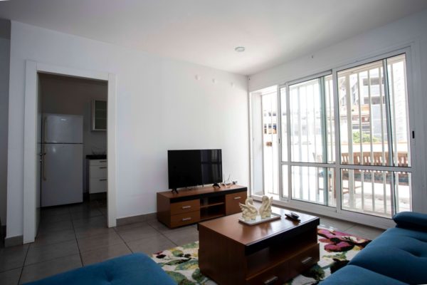 cruzeiro-appartment-living-room-rent-luanda-angola-600x400