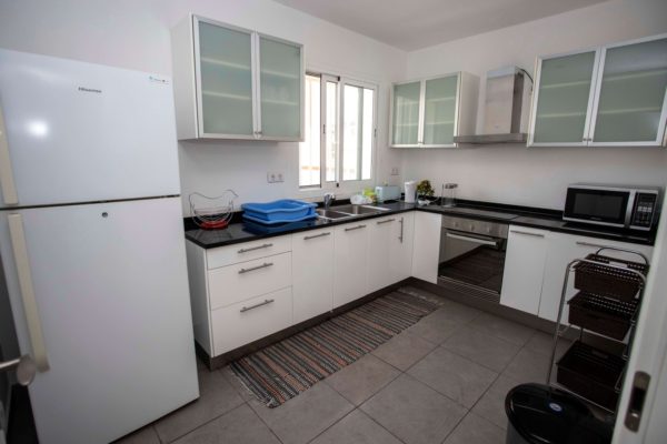 cruzeiro-building-appartment-kitchen-rent-luanda-600x400