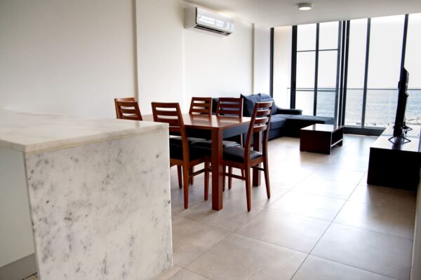 dining-table-luanda-angola-600x400