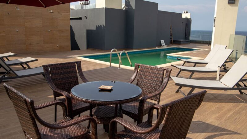 furnitured-balcony-and-pool-luanda-angola-800x450