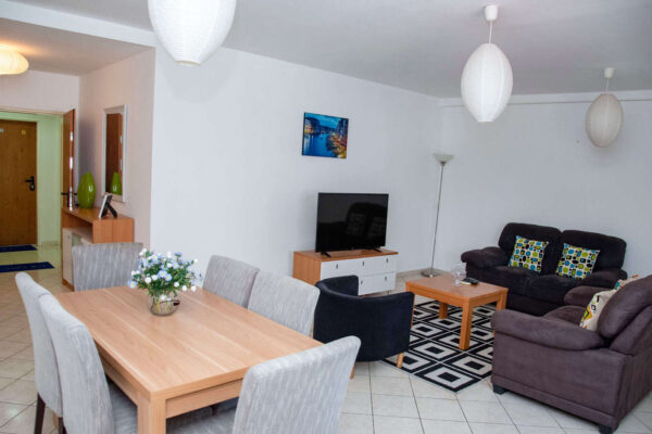 livingroom-rental-apartment-luanda-600x400