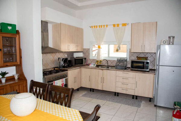 luanda-apartments-for-rent-ybe-cruzeiro-kitchen-600x400