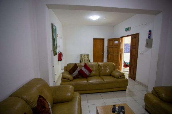 luanda-vila-alice-living-room-rent-600x400