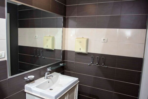 maculusso-ponticelli-building-bathroom-luanda-angola-rent-600x400