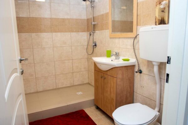 maculusso-restroom-rent-luanda-600x400