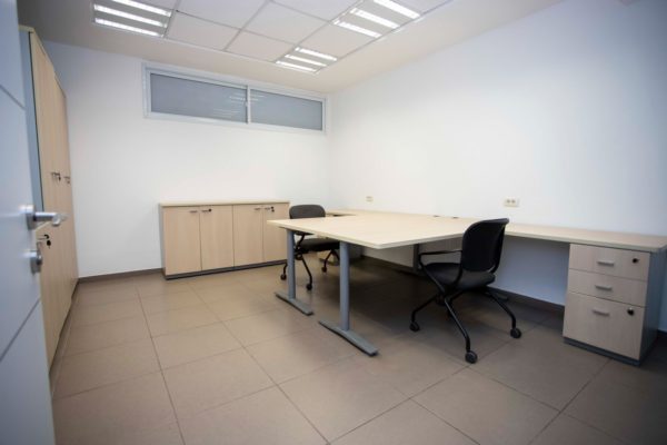 office-room-to-rent-maculusso-ponticelli-building-luanda-600x400