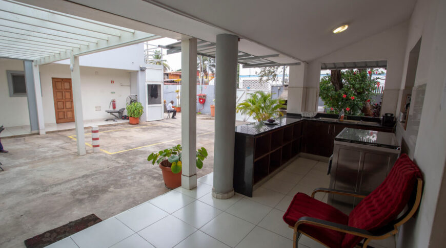 outdoors-lobby-vila-alice-luanda-870x485