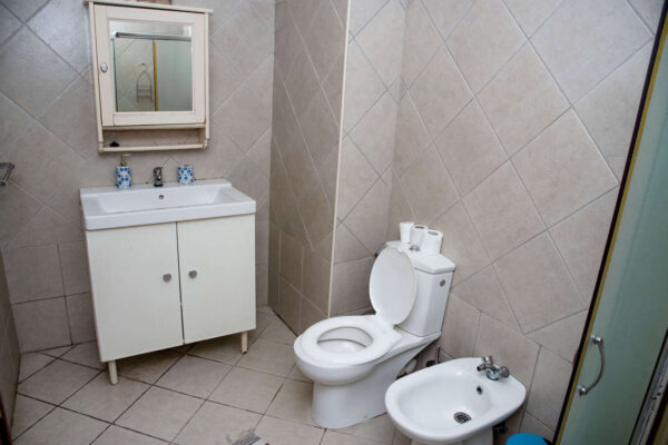 aluguel-apartamento-em-angola-cruzeiro-luanda-ybe-casa de banho-600x400