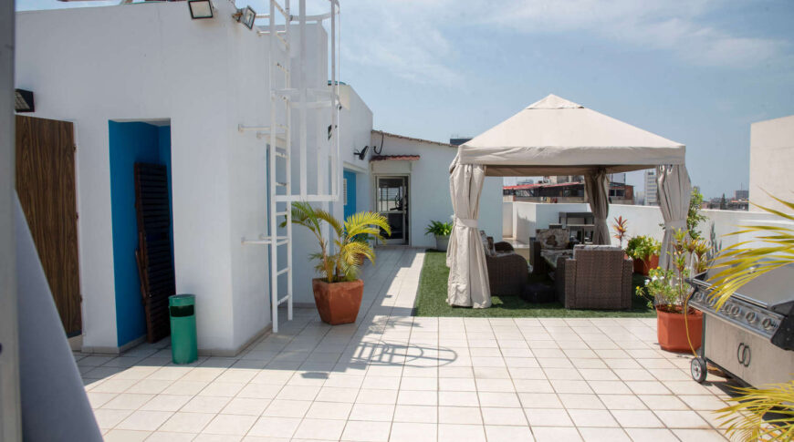 roof-terrace-luanda-angola-apartments-870x485