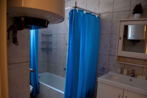 shower-luanda-angola-ybe-600x400